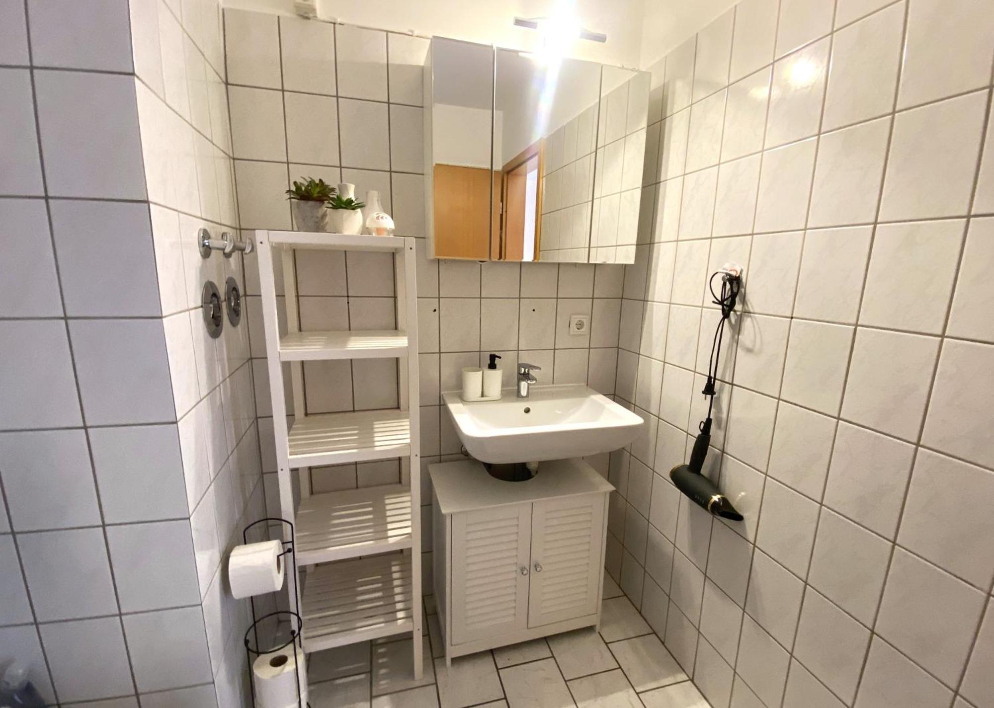 Schoelerberg Apartment Mit Tiefgaragenparkplatz Und Kingsize-Bett Osnabrück Екстериор снимка