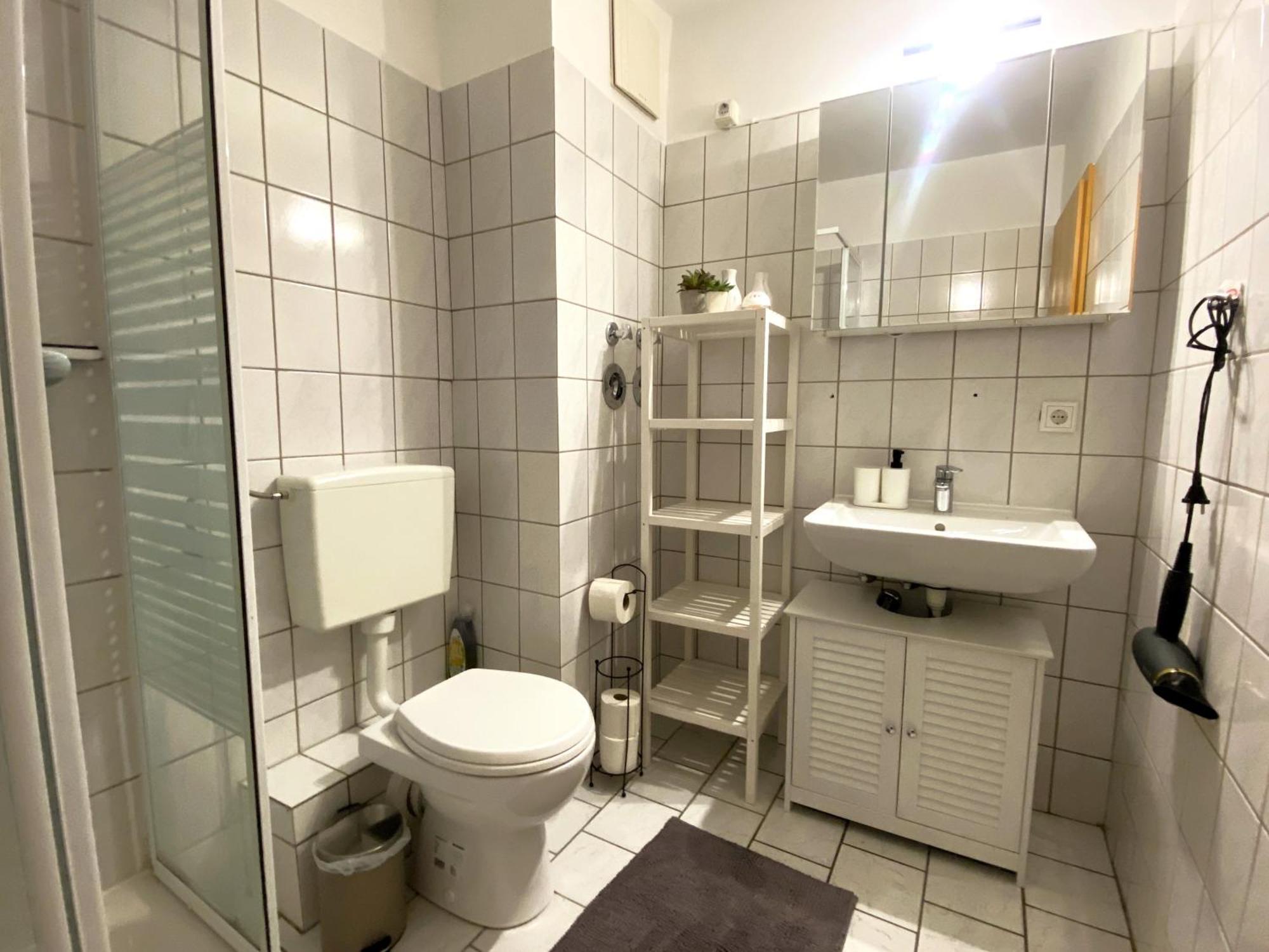 Schoelerberg Apartment Mit Tiefgaragenparkplatz Und Kingsize-Bett Osnabrück Екстериор снимка