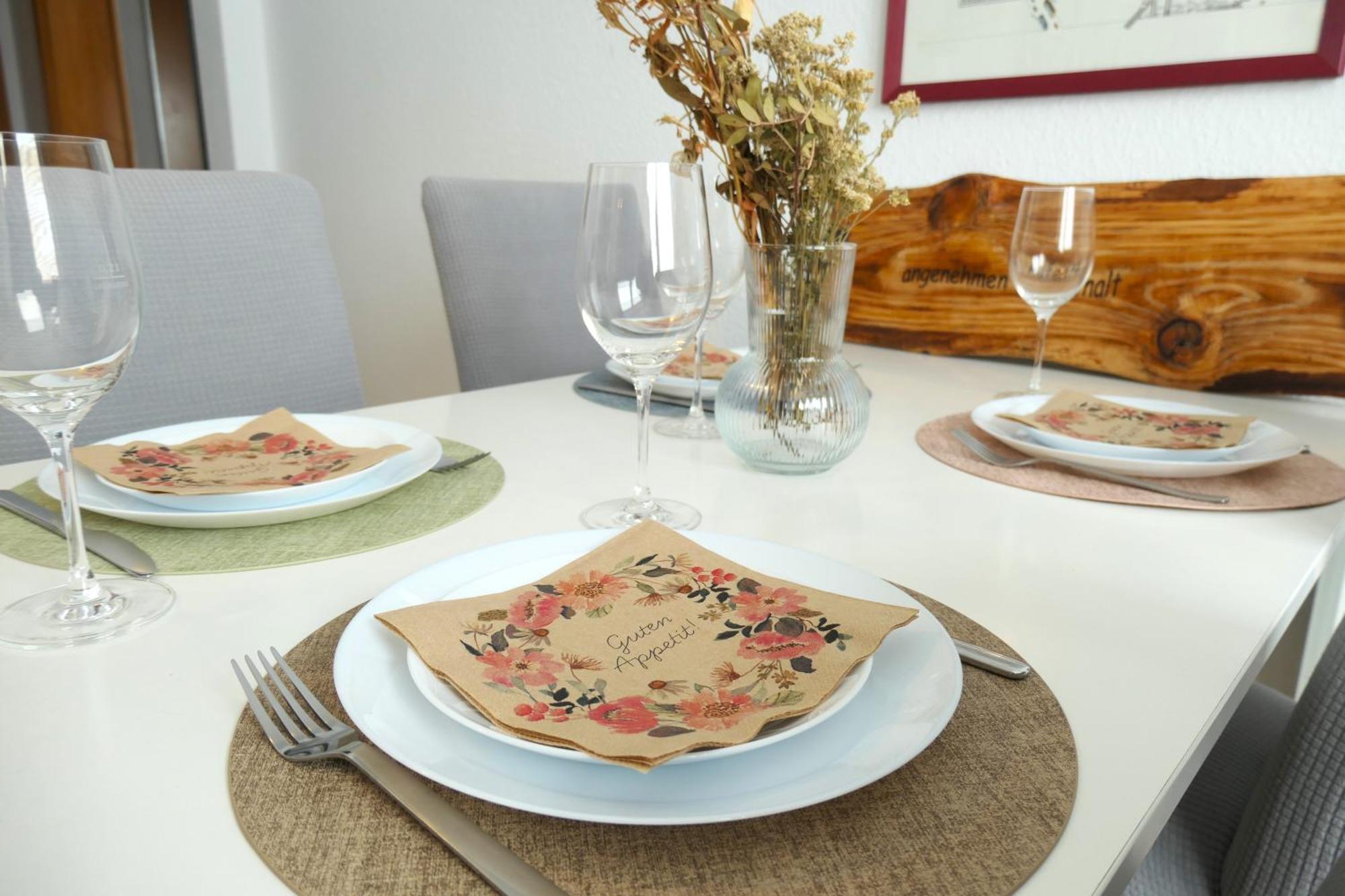 Schoelerberg Apartment Mit Tiefgaragenparkplatz Und Kingsize-Bett Osnabrück Екстериор снимка